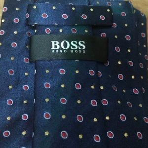 Hugo Boss Men’s 100% Silk Tie! Gorgeous, CL
